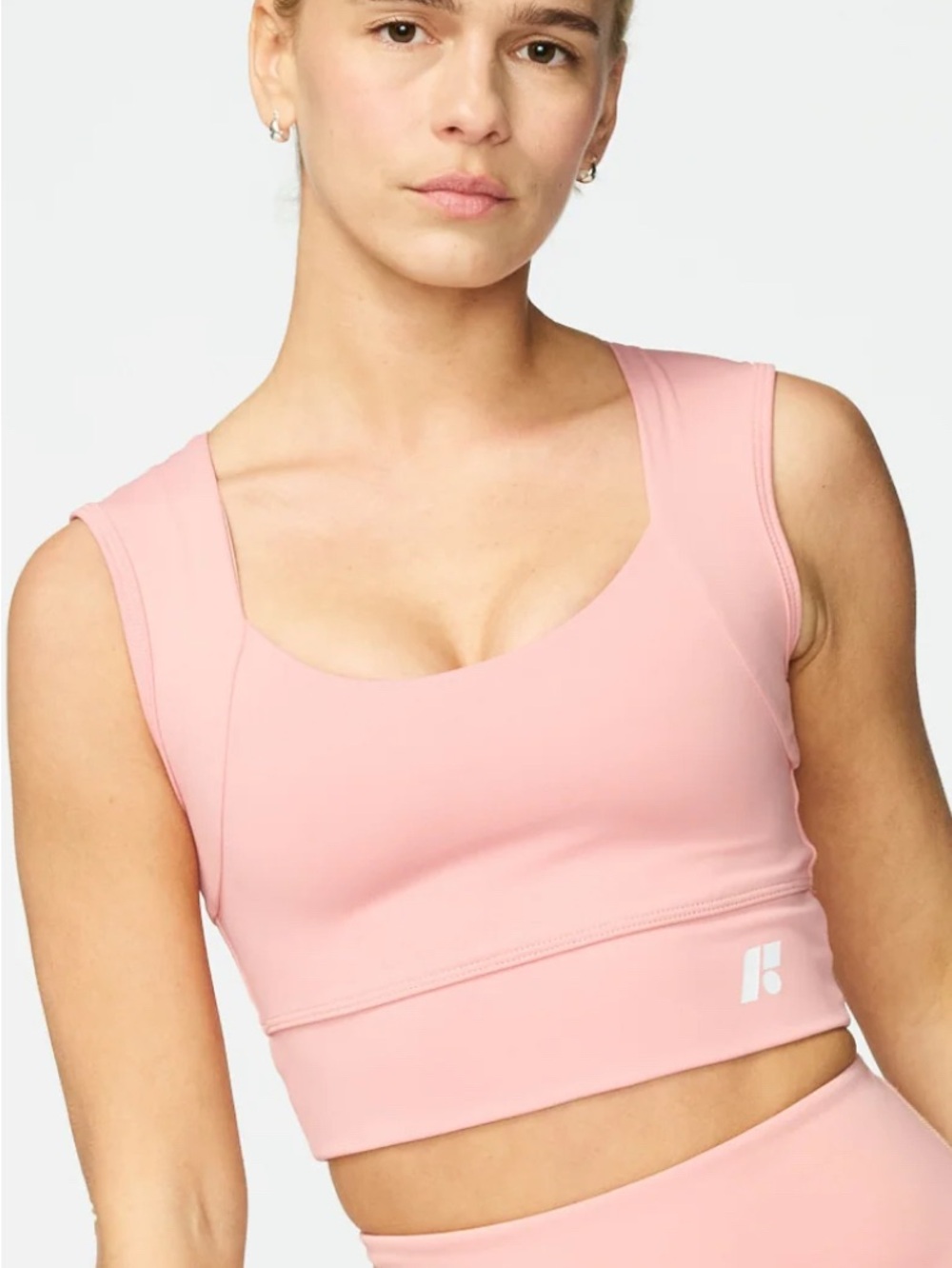 Forme Scoop-Neck Sports Bra in Soft Pink
